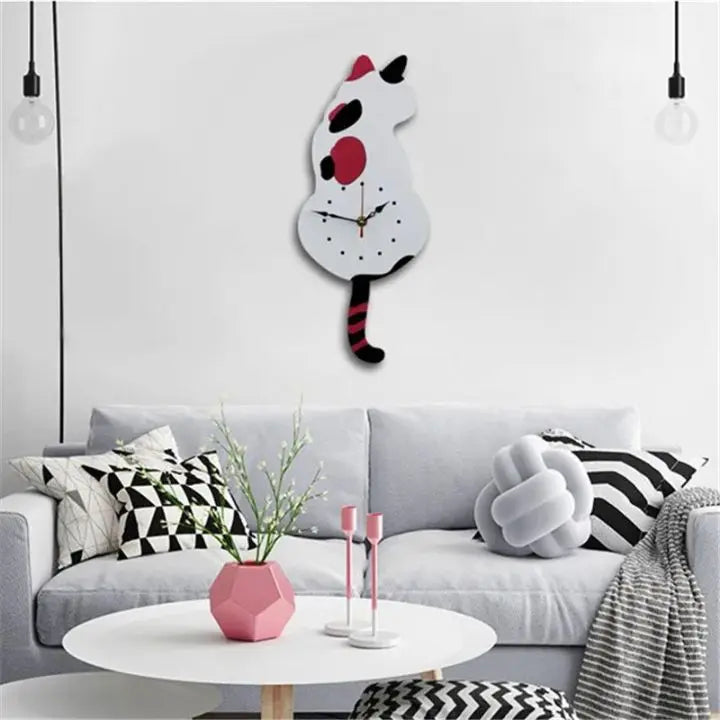 Adorable horloge murale à pendule en forme de chaton