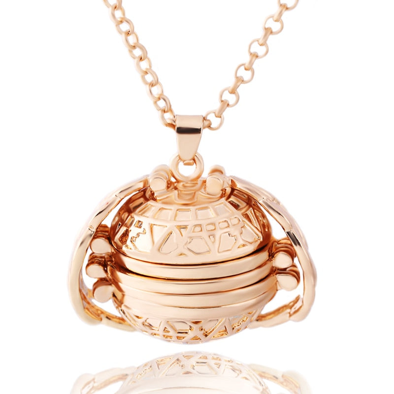 Collier pendentif vintage en forme d'aile