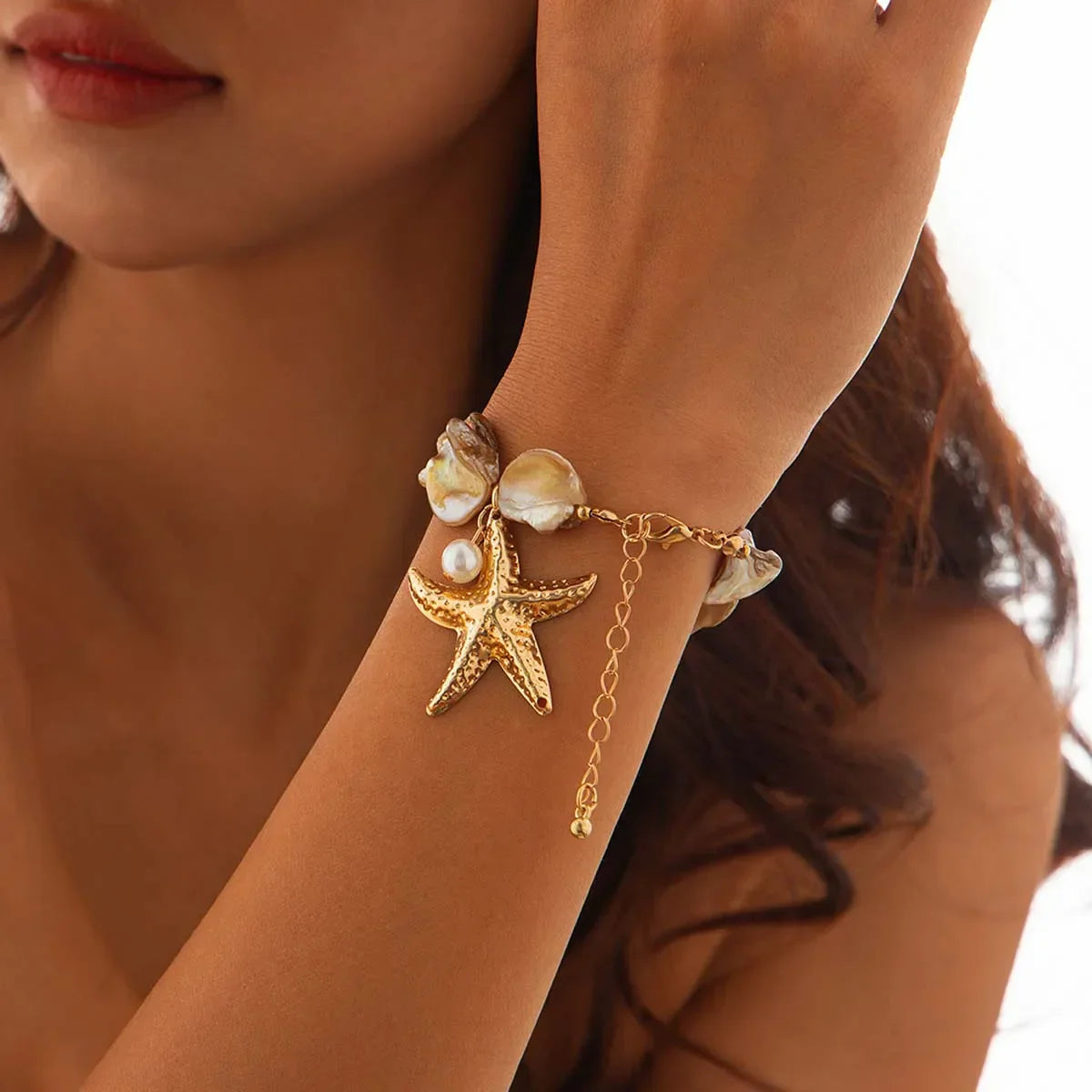 Ensemble de bijoux de plage en coquillages colorés