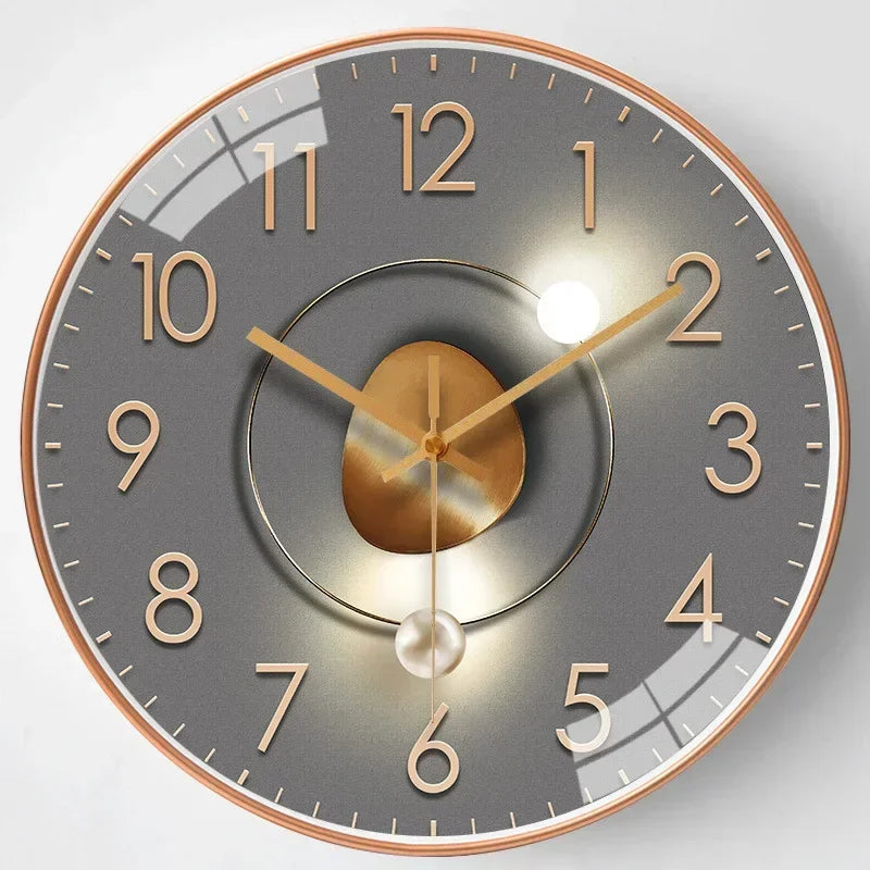Horloge murale traditionnelle silencieuse
