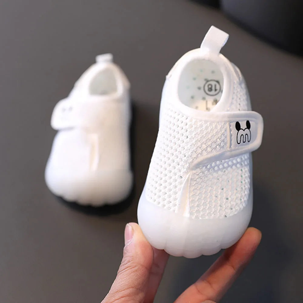 Baskets confortables et adhérentes pour enfants