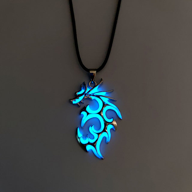 Collier pendentif dragon antique lumineux