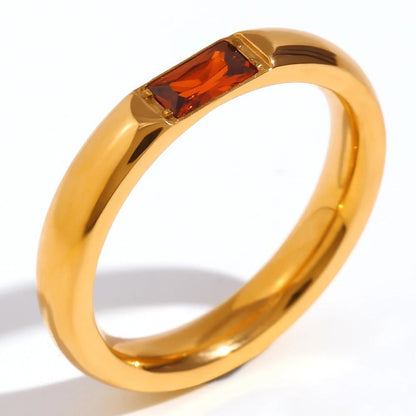 Bague en or de luxe avec pierre de naissance baguette