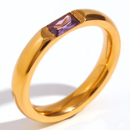 Bague en or de luxe avec pierre de naissance baguette