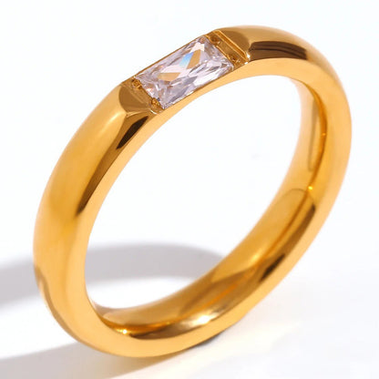 Bague en or de luxe avec pierre de naissance baguette