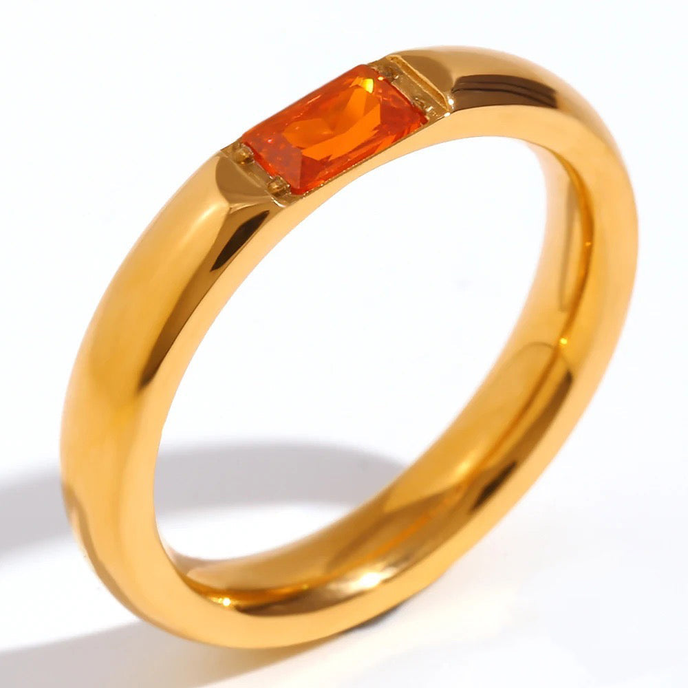 Bague en or de luxe avec pierre de naissance baguette