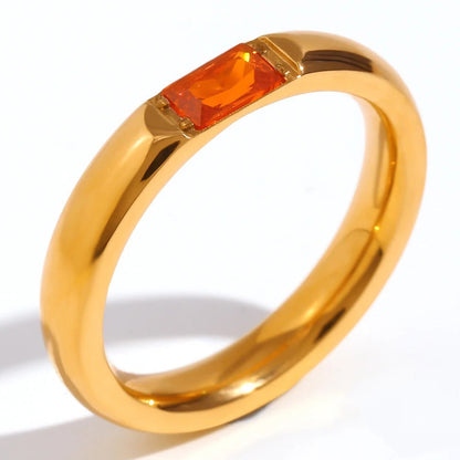 Bague en or de luxe avec pierre de naissance baguette