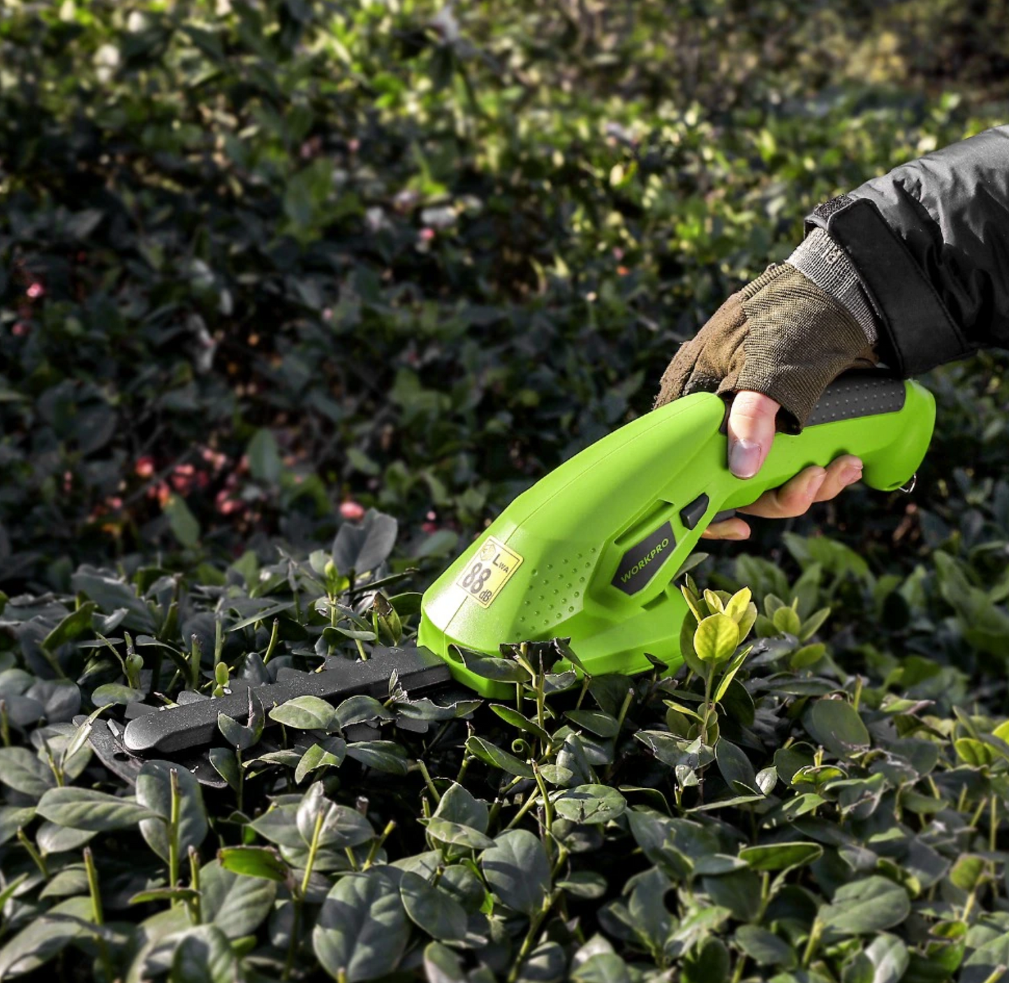 Powerful Electric Hedge Cutter for Easy Gardening - Halri