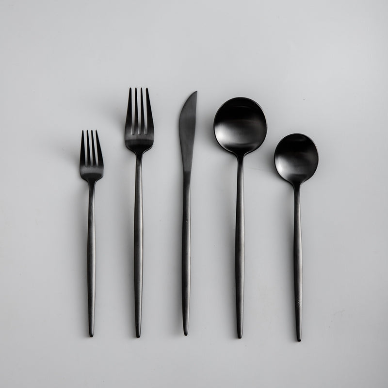 Ensemble de couverts en acier de qualité supérieure aux couleurs modernes