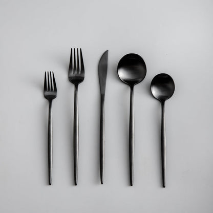 Ensemble de couverts en acier de qualité supérieure aux couleurs modernes