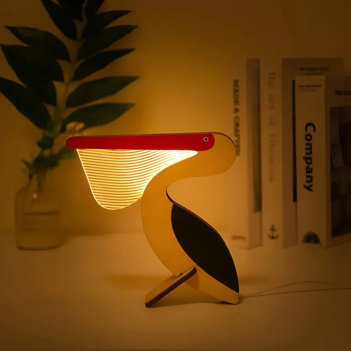 Lampe de bureau en bois avec figurine d'animal