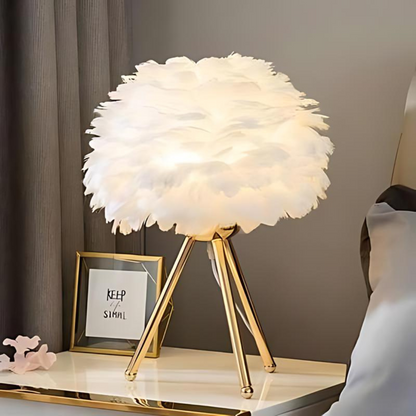 Lampe de table élégante ornée de plumes blanches