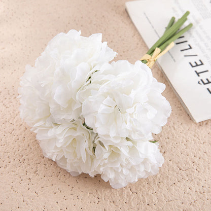 Composition florale de pivoines artificielles pour la décoration intérieure