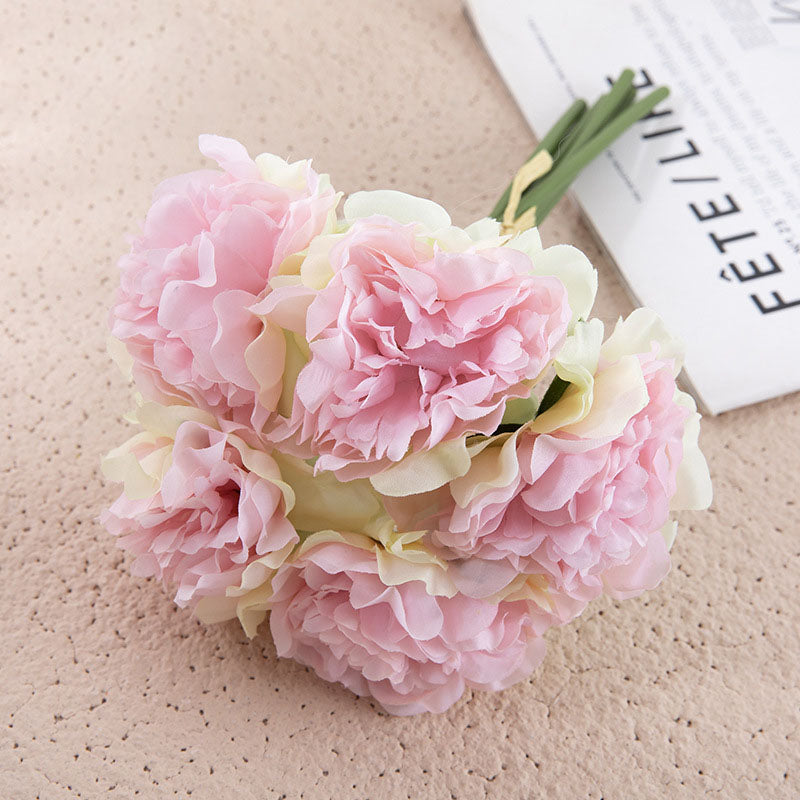 Composition florale de pivoines artificielles pour la décoration intérieure