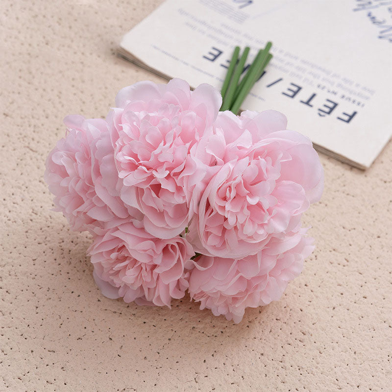 Composition florale de pivoines artificielles pour la décoration intérieure