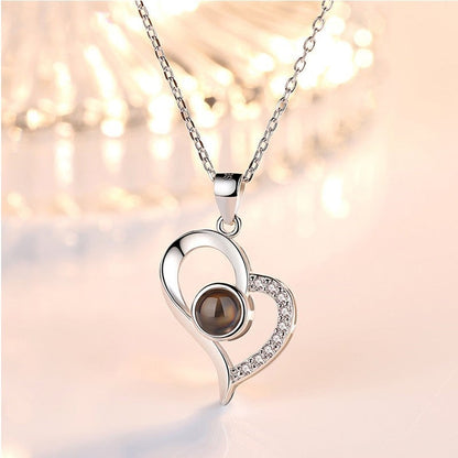 Collier romantique en forme de cœur avec les mots « Je t'aime »