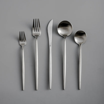 Ensemble de couverts en acier de qualité supérieure aux couleurs modernes