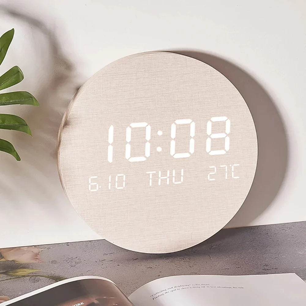Horloge murale rustique en bois avec affichage LED et température