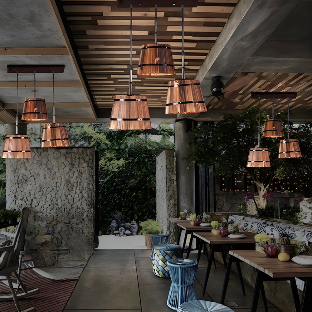 Barre lumineuse suspendue en bois rustique