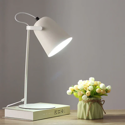 Lampe de bureau rustique en métal coloré