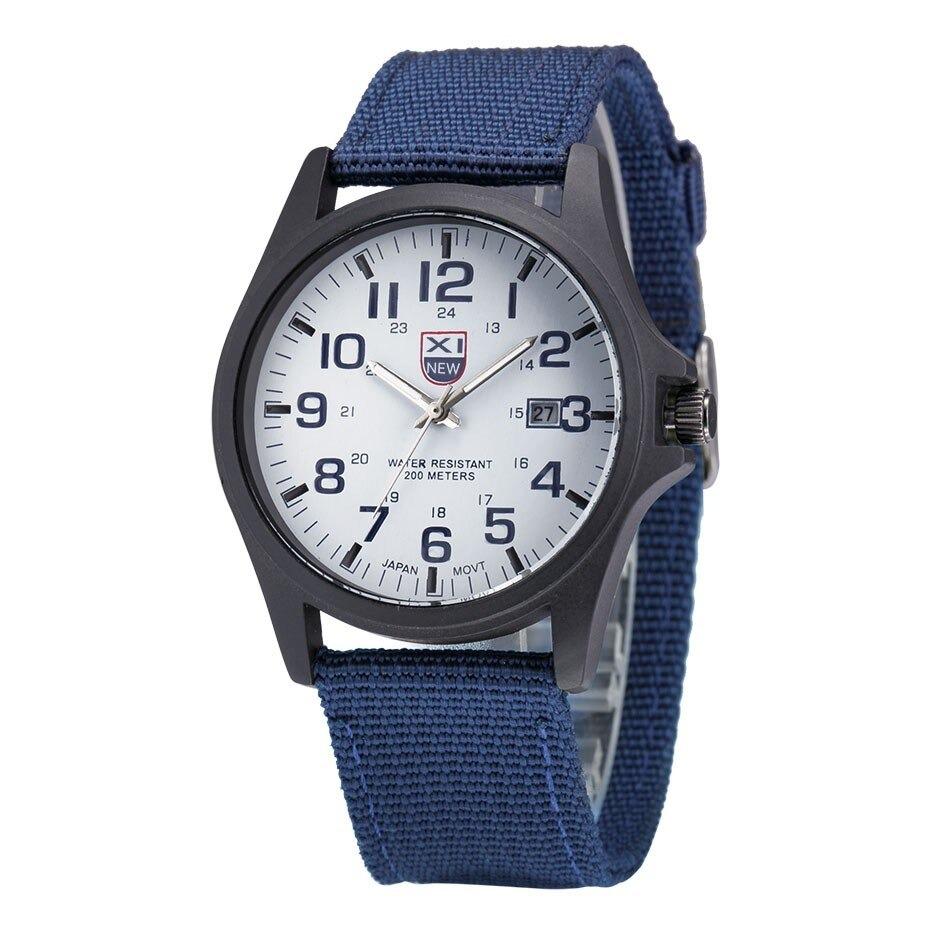 Montre-bracelet robuste pour homme, idéale pour les activités de plein air