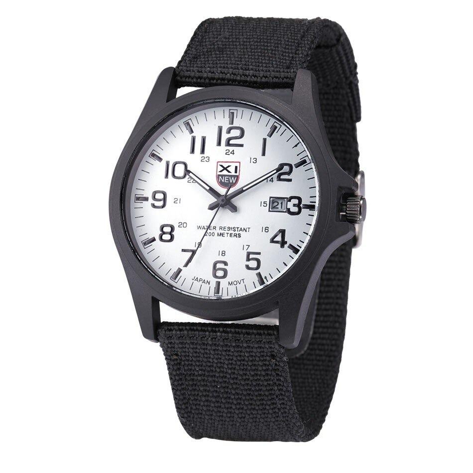 Montre-bracelet robuste pour homme, idéale pour les activités de plein air