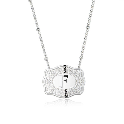 Collier pendentif lettre initiale avec boucle