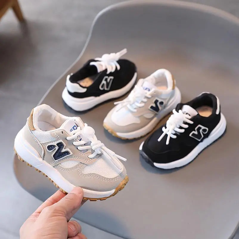 Fun Kids Sneakers Size 28-35 - Comfortable Everyday Shoes - Halri