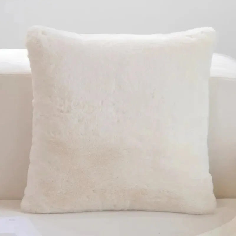 Housse de coussin en fausse fourrure douce pour intérieurs modernes