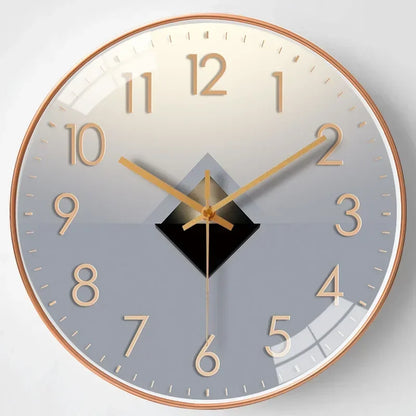 Horloge murale traditionnelle silencieuse