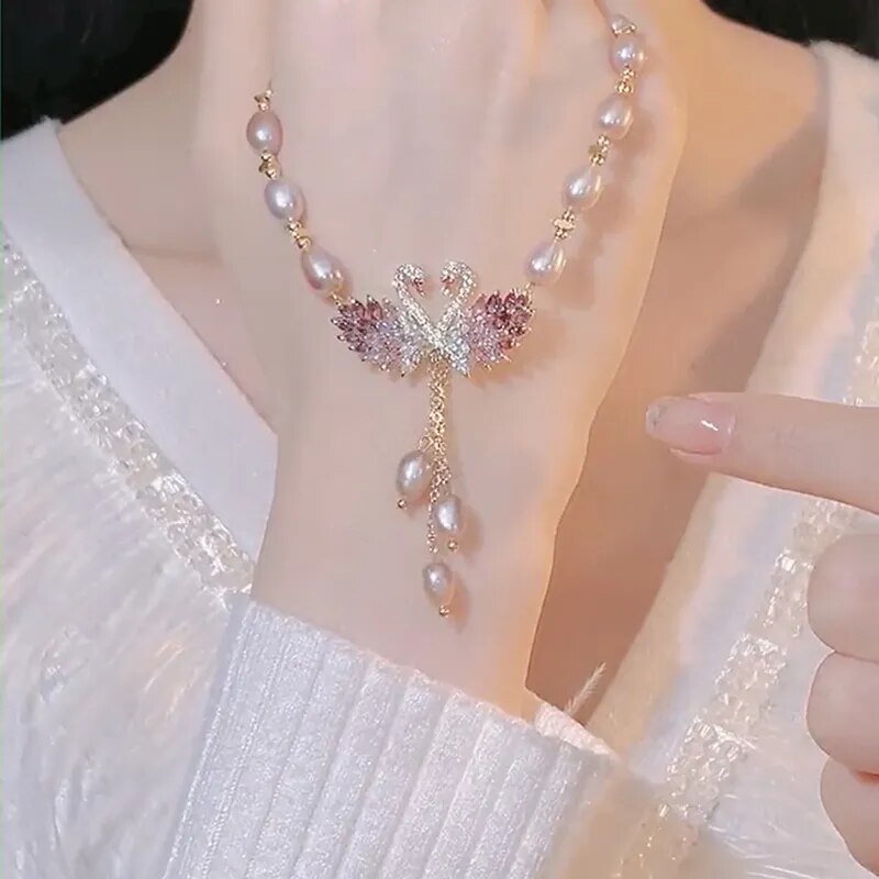 Collier pendentif cœur cygne romantique