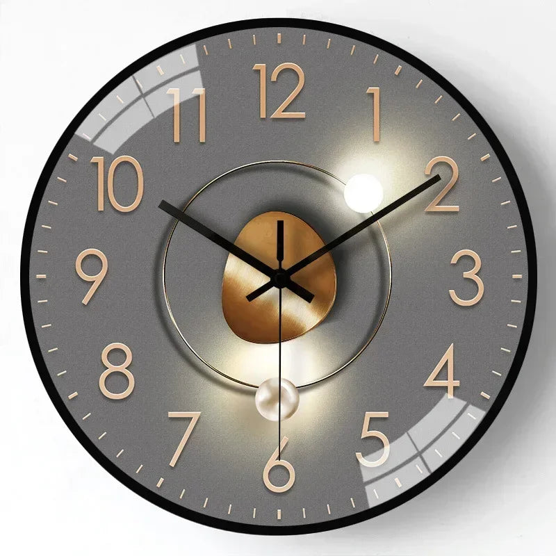 Horloge murale traditionnelle silencieuse