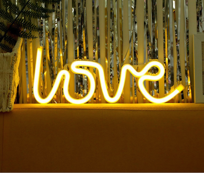 Lampe néon romantique en forme d'amour