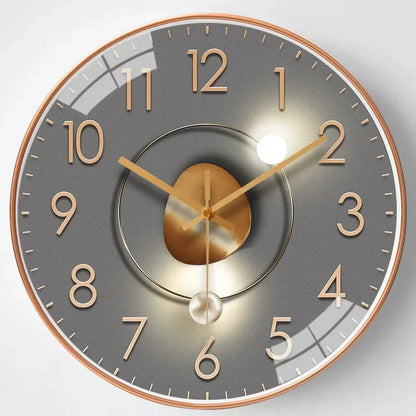 Horloge murale traditionnelle silencieuse