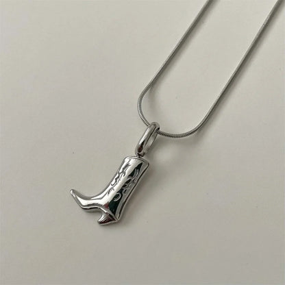 Collier pendentif botte de ferme rustique