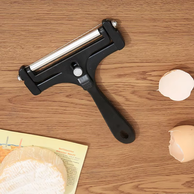 Coupe-fromage professionnel avec épaisseur de tranche réglable