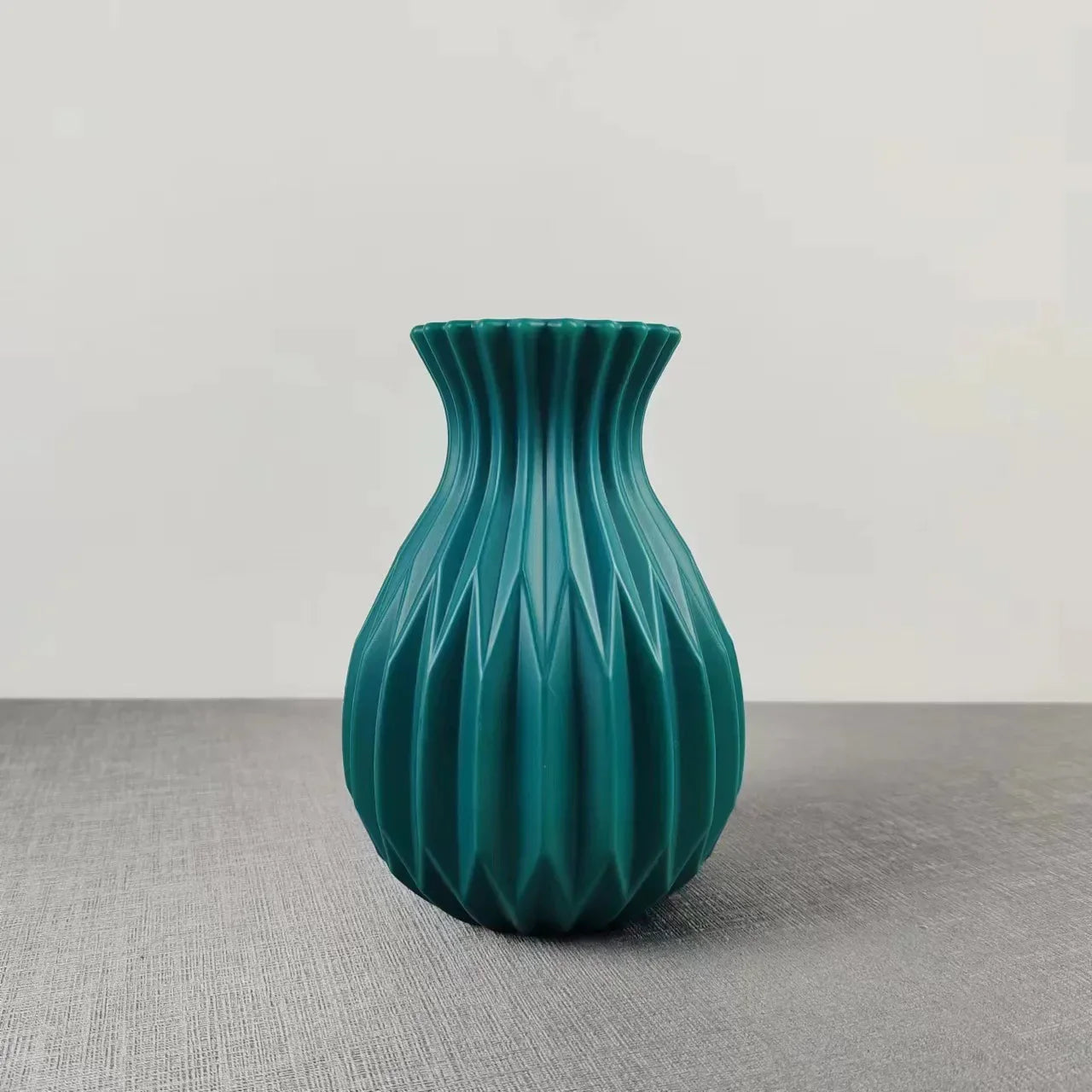 Magnifique vase en verre à motif floral