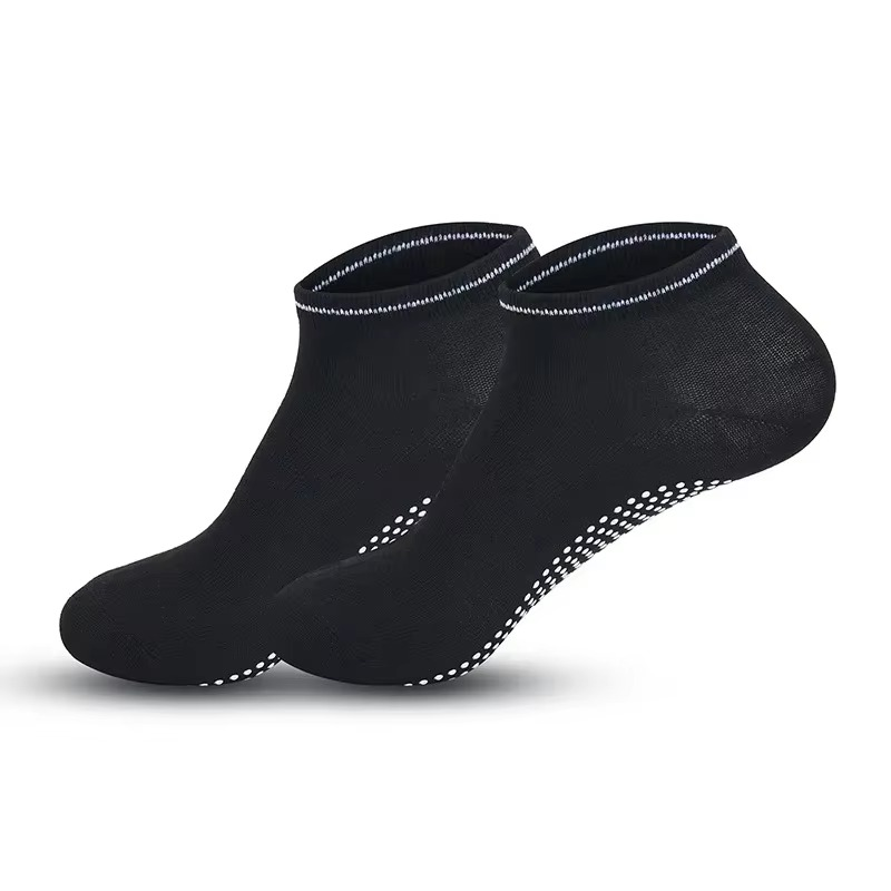 Chaussettes de yoga antidérapantes Grip pour femmes, idéales pour le fitness et le sport.