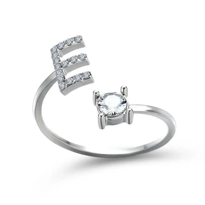 Bague en diamant personnalisée avec initiale délicate
