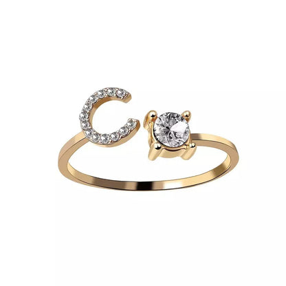 Bague en diamant personnalisée avec initiale délicate