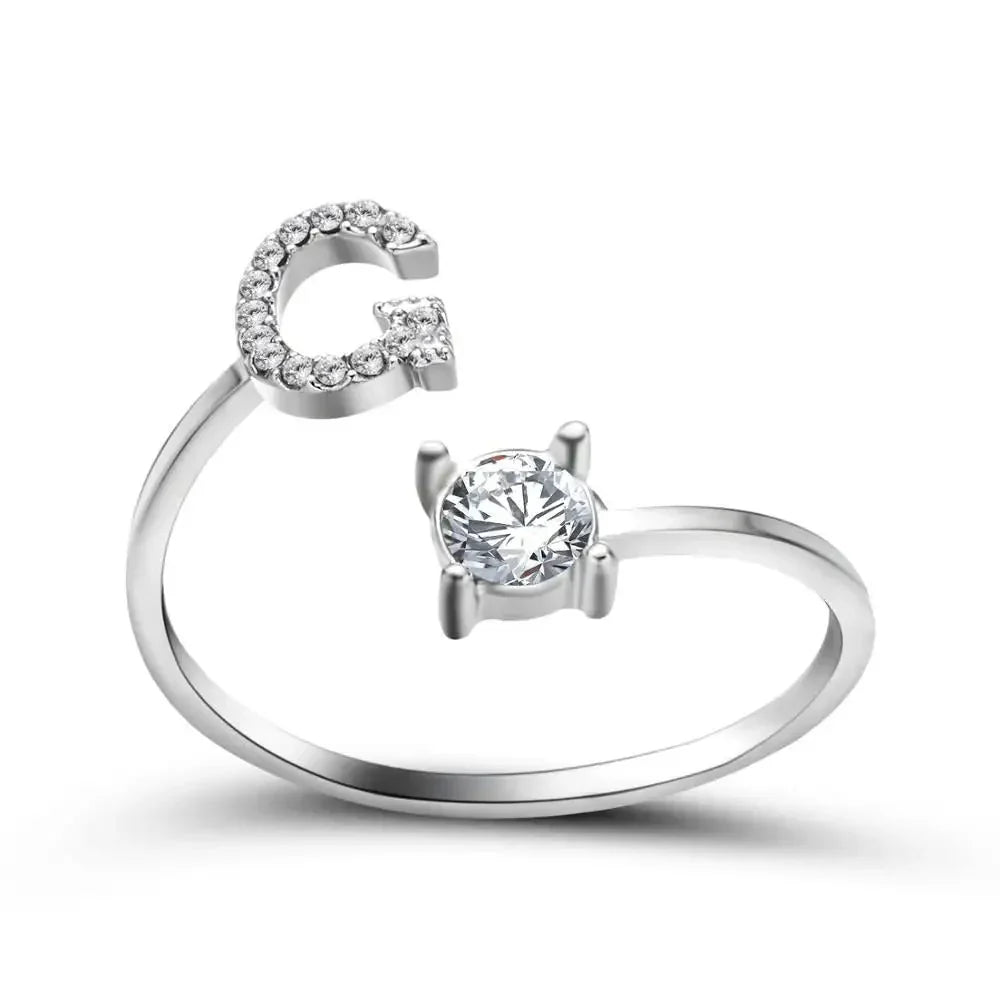 Bague en diamant personnalisée avec initiale délicate