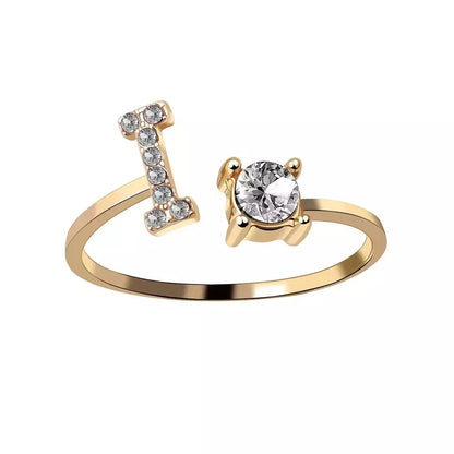 Bague en diamant personnalisée avec initiale délicate