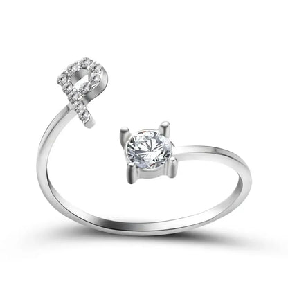 Bague en diamant personnalisée avec initiale délicate