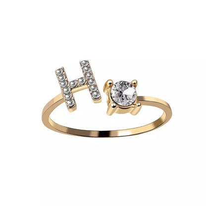 Bague en diamant personnalisée avec initiale délicate