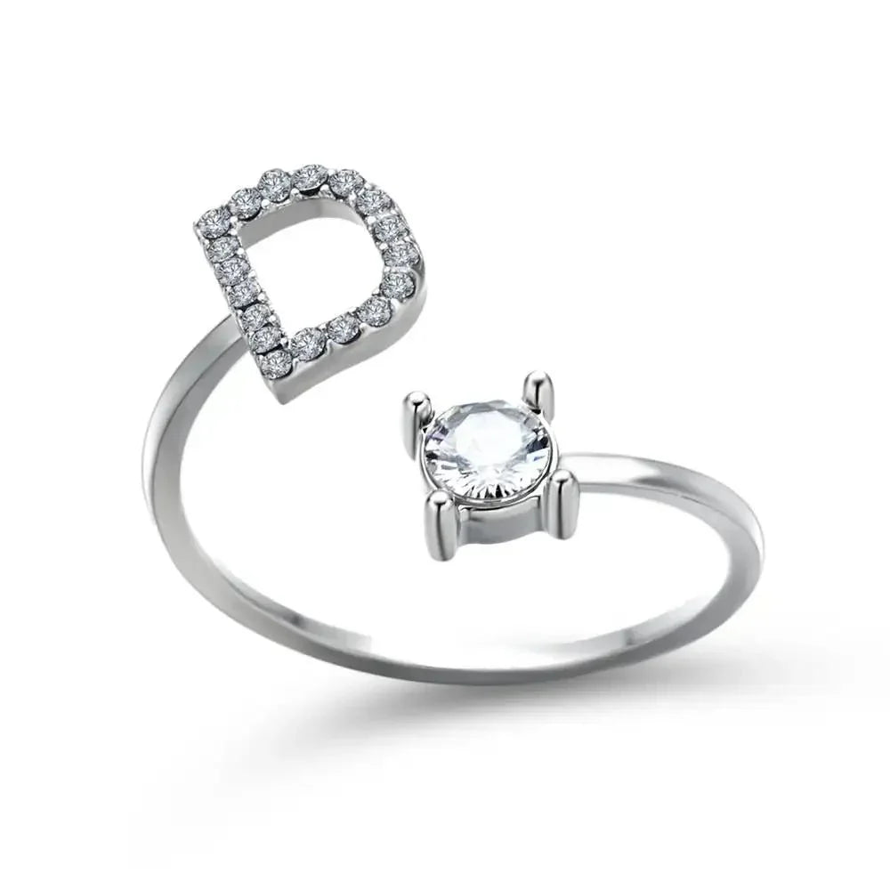 Bague en diamant personnalisée avec initiale délicate