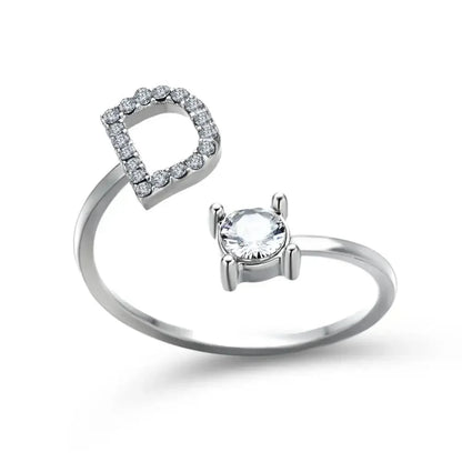 Bague en diamant personnalisée avec initiale délicate