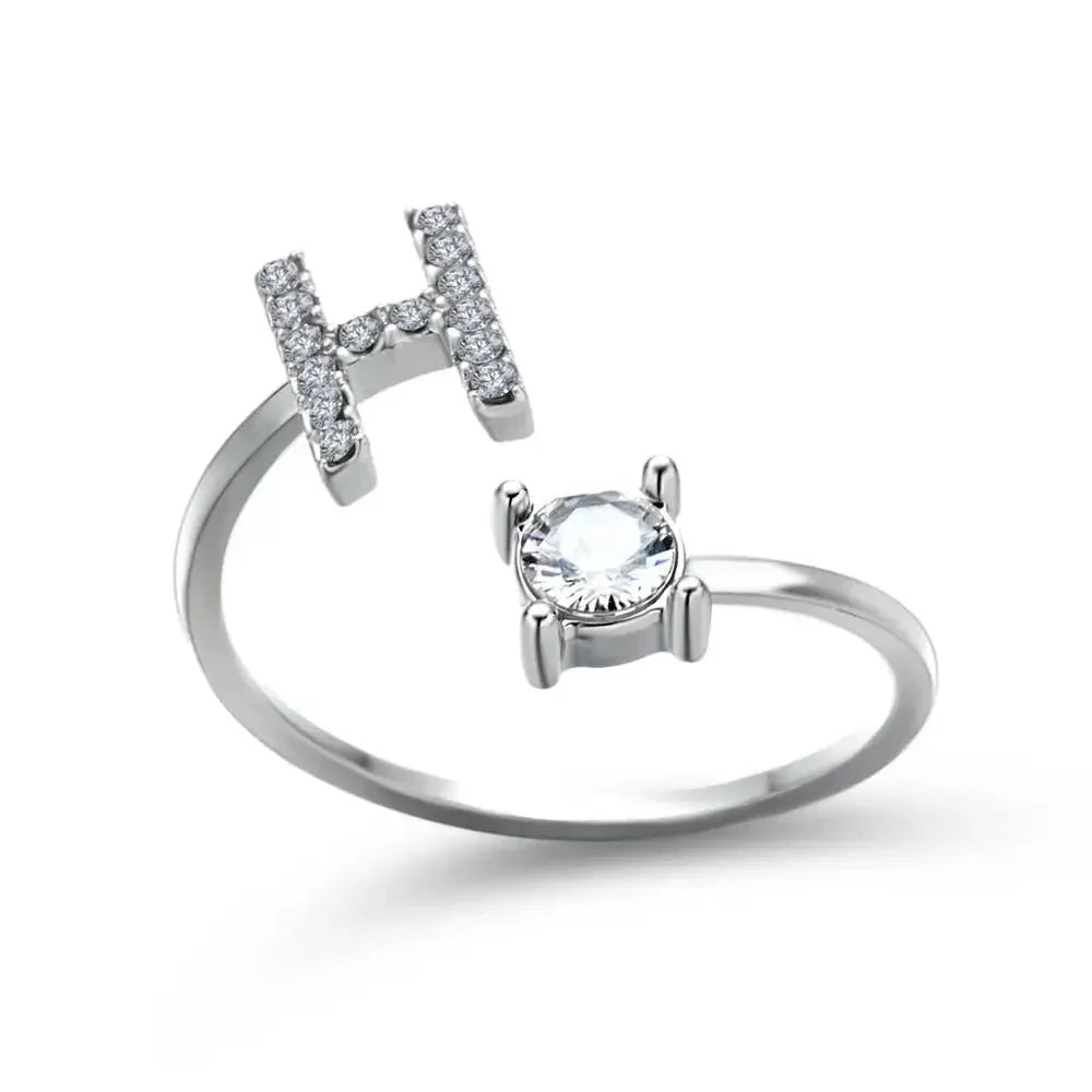 Bague en diamant personnalisée avec initiale délicate
