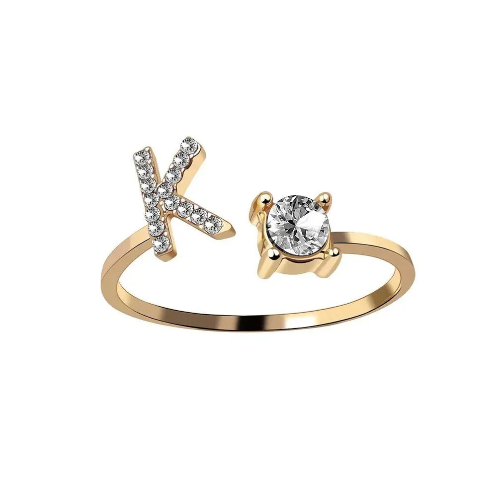 Bague en diamant personnalisée avec initiale délicate