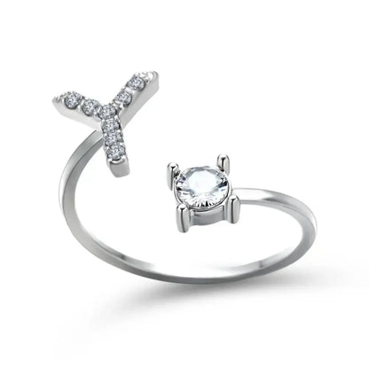 Bague en diamant personnalisée avec initiale délicate