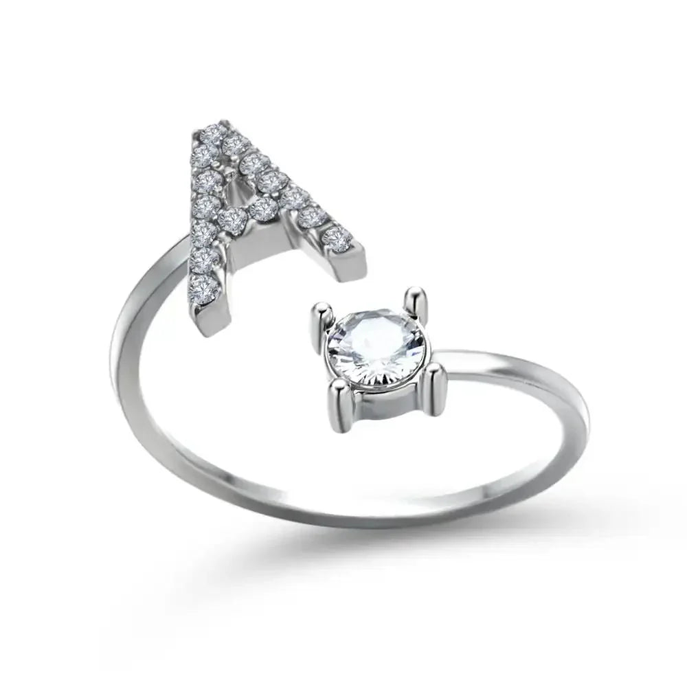 Bague en diamant personnalisée avec initiale délicate